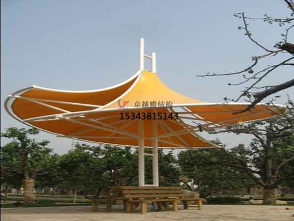 焦作商業(yè)廣場(chǎng)<font color='red'>張拉膜結(jié)構(gòu)</font>景觀棚/雨棚設(shè)計(jì)搭建