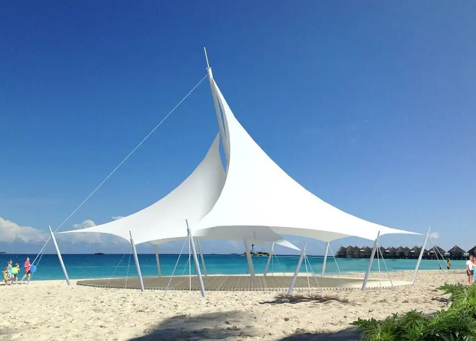 校園膜結(jié)構(gòu)體育看臺(tái)，耐用是王道，實(shí)惠是關(guān)鍵