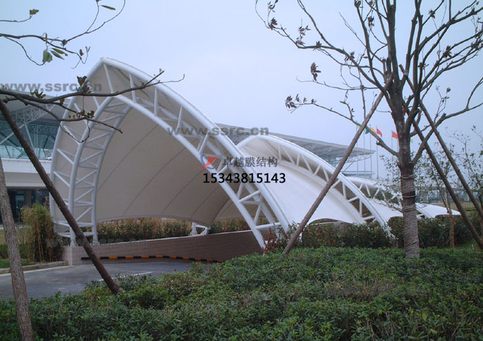 新鄉(xiāng)車(chē)庫(kù)出入口膜結(jié)構(gòu)案例