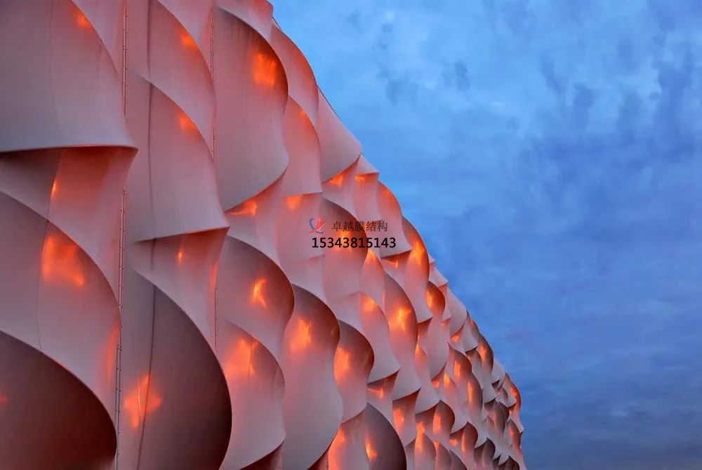 曲線時(shí)代，可彎可曲的膜結(jié)構(gòu)