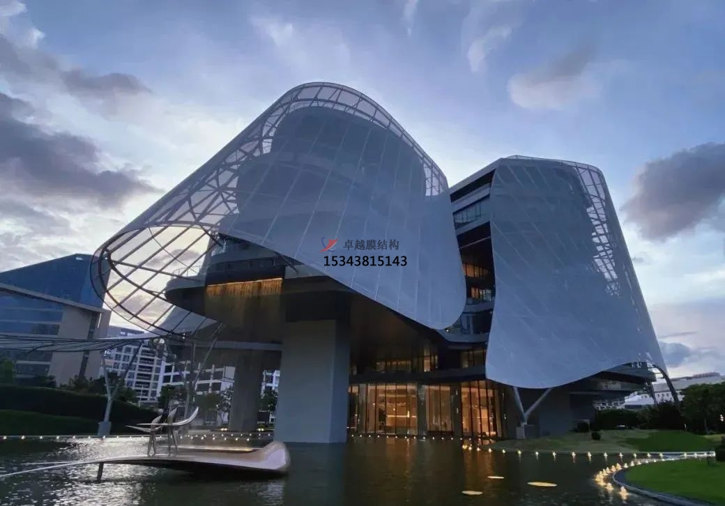 優(yōu)雅而懸浮，PTFE膜結構外立面建筑