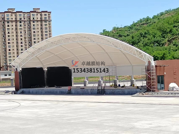 舞臺建筑采用膜結(jié)構(gòu)的原因？