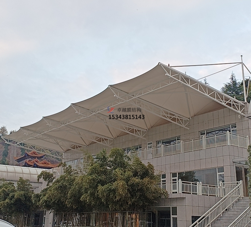 宜陽前進化工廠東區(qū)體育場中間樓屋面膜結構