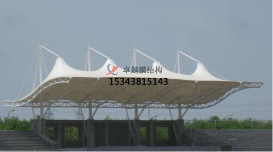 體育場看臺如何使用膜結(jié)構(gòu)設(shè)計(jì)？